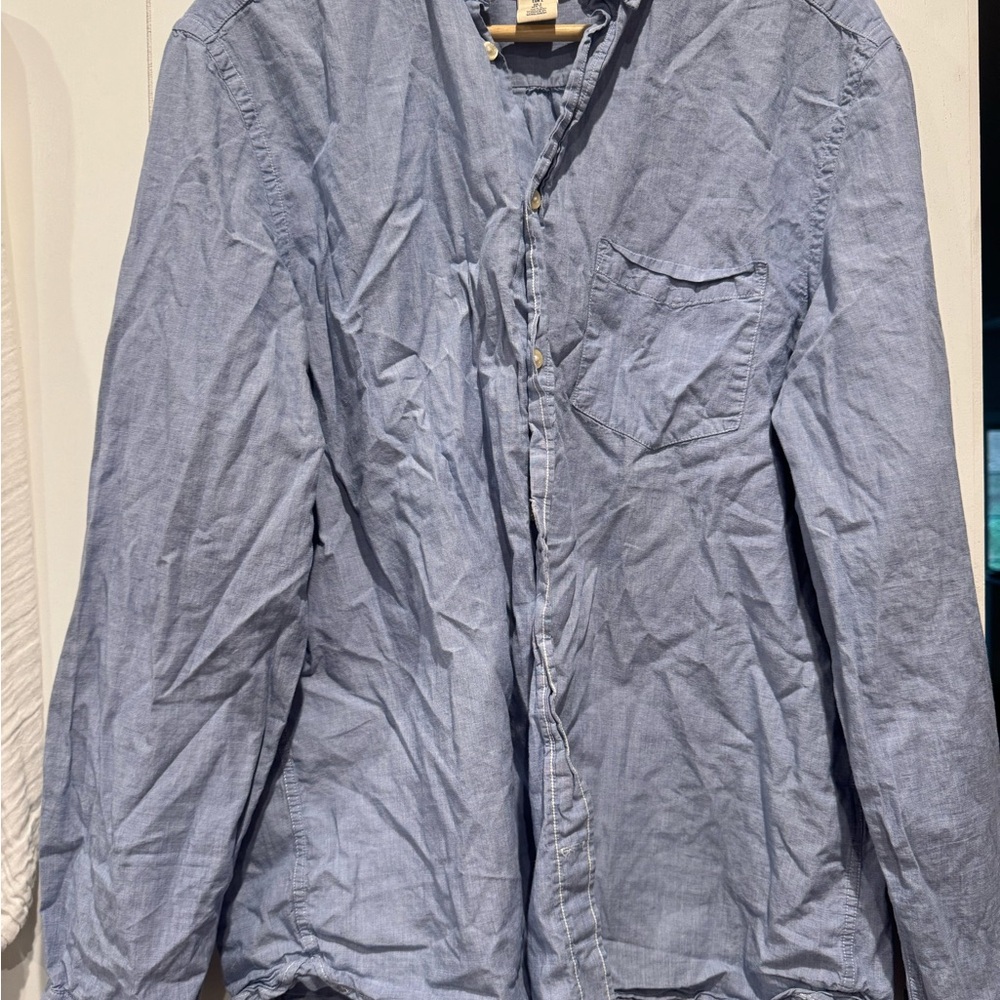 Women’s button up shirt